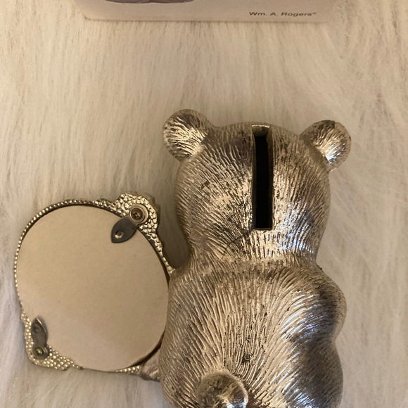 ❤️$5 BUNDLE SALE Vintage Silver Bear Bank w/ Picture frame - Picture 5 of 8
